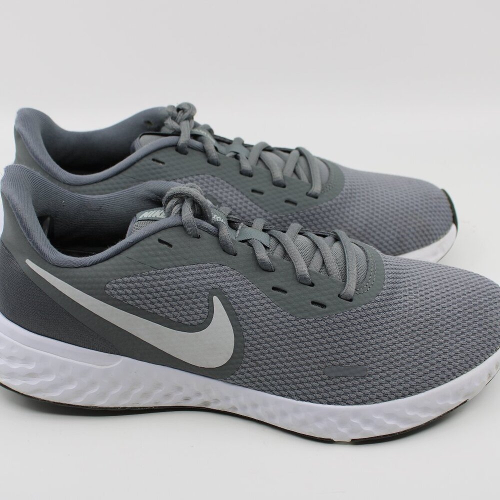 Nike Revolution Women Shoes SZ 9M Gray White Lace up Sports Running Sneakers